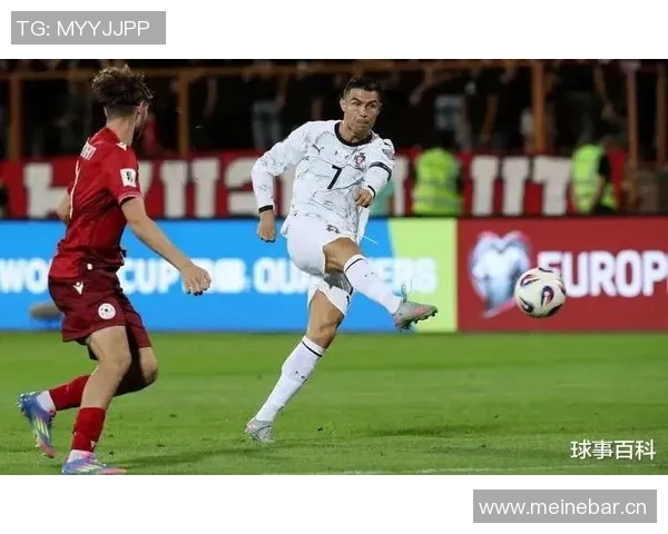 内托禁区内摔倒未获判罚C罗射门稍稍偏出引发争议 内托禁区内摔倒未获判罚C罗射门稍稍偏出引发争议