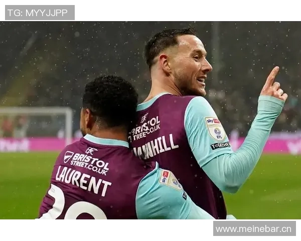 弗莱明接哈特曼传中再进一球伯恩利扩大领先优势狼队陷入困境