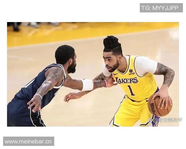 浓眉晒照为新赛季热身队友拉塞尔欧文弗拉格齐聚展现团队氛围 浓眉晒照为新赛季热身队友拉塞尔欧文弗拉格齐聚展现团队氛围