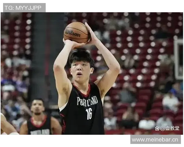 杨瀚森在篮下对抗能力不足前场篮板和挡拆时易遭犯规困扰