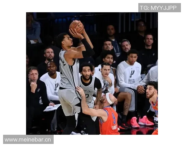 年轻球员表现出色沃尔夫27号秀16投8中砍下全队最高22分并贡献4篮板4助攻1盖帽 年轻球员表现出色沃尔夫27号秀16投8中砍下全队最高22分并贡献4篮板4助攻1盖帽