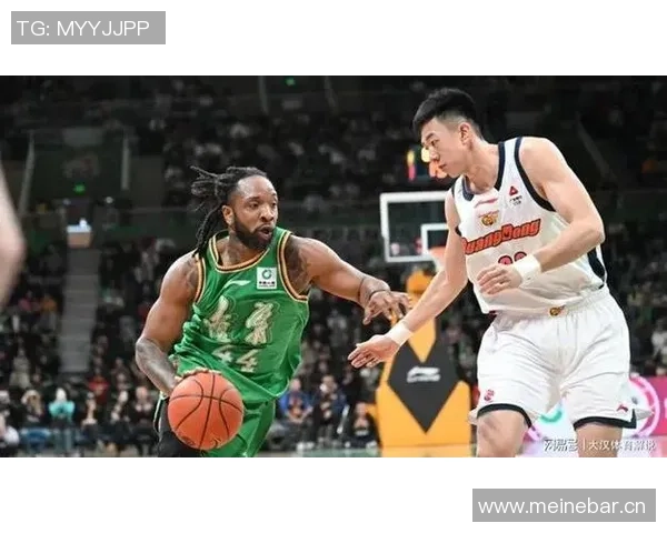 辽粤大战引发热议广东与辽宁的对决成为篮球盛宴的焦点