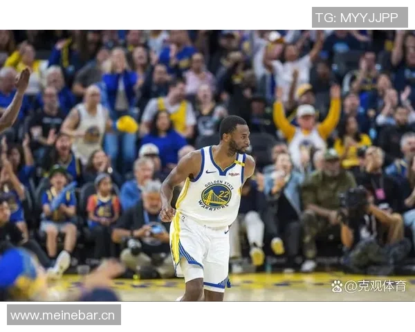 维金斯全场表现出色防守端贡献显著造成狄龙犯规并收获8分6板2断 维金斯全场表现出色防守端贡献显著造成狄龙犯规并收获8分6板2断